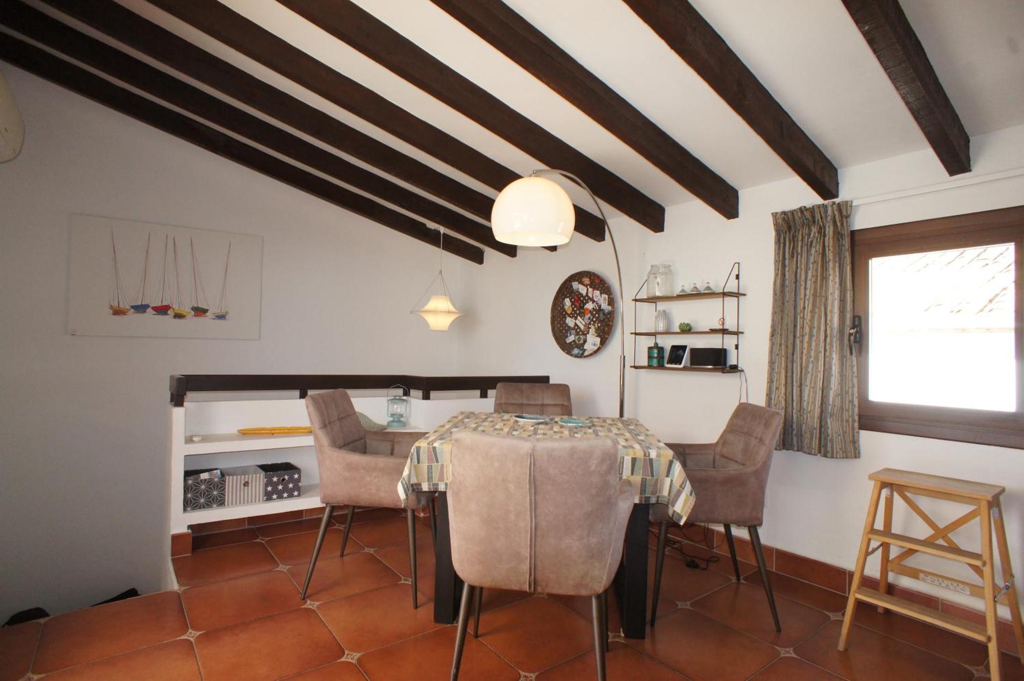 Casa Con Balcon
